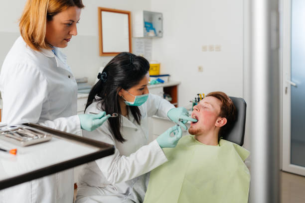 Best Dentist for Tooth Abscess  in Wilmington Manor, DE